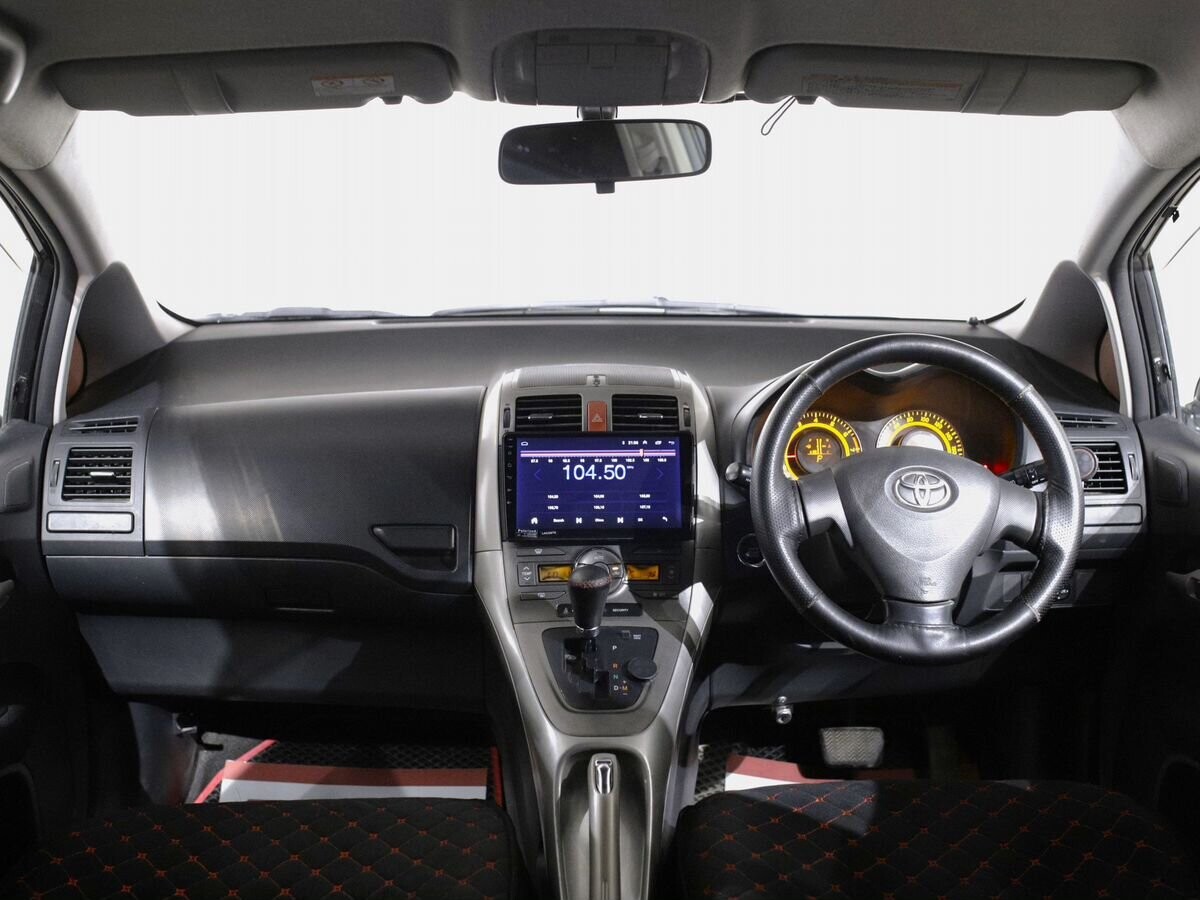 Toyota Auris 2008 - фото автомобиля
