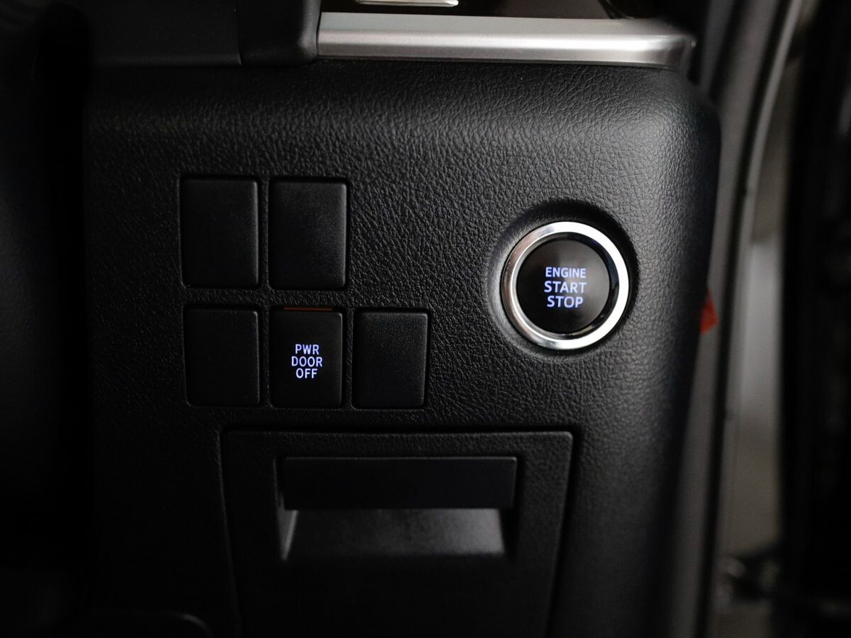 Toyota Vellfire 2016 - фото автомобиля