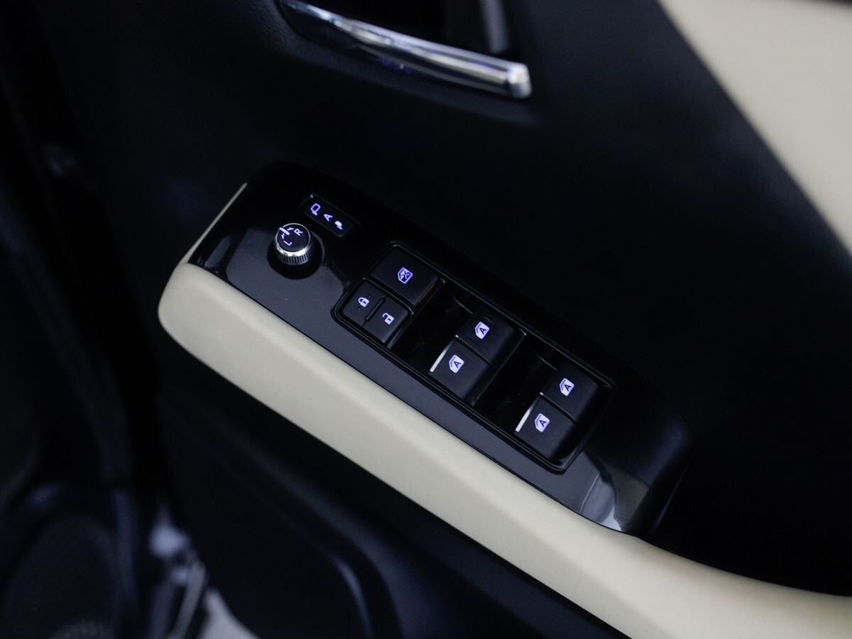 Toyota Vellfire 2016 - фото автомобиля
