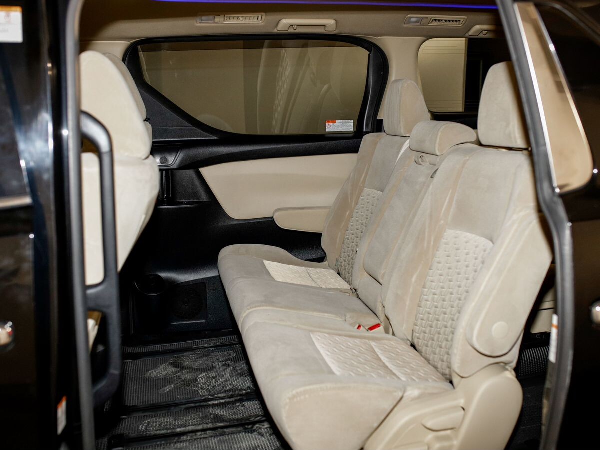 Toyota Vellfire 2016 - фото автомобиля