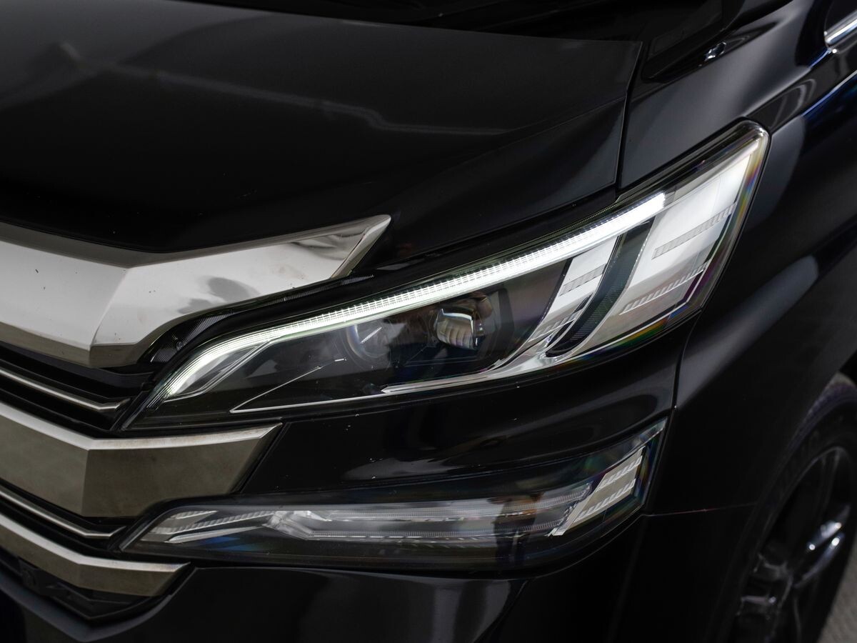 Toyota Vellfire 2016 - фото автомобиля