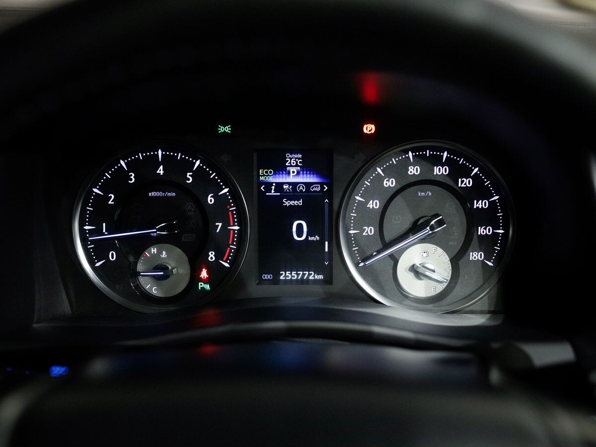 Toyota Vellfire 2016 - фото автомобиля