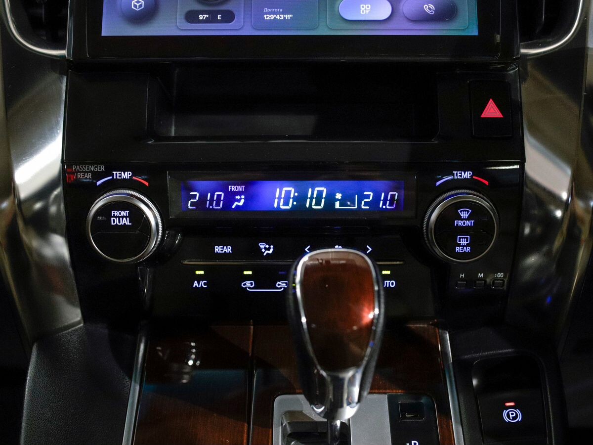 Toyota Vellfire 2016 - фото автомобиля