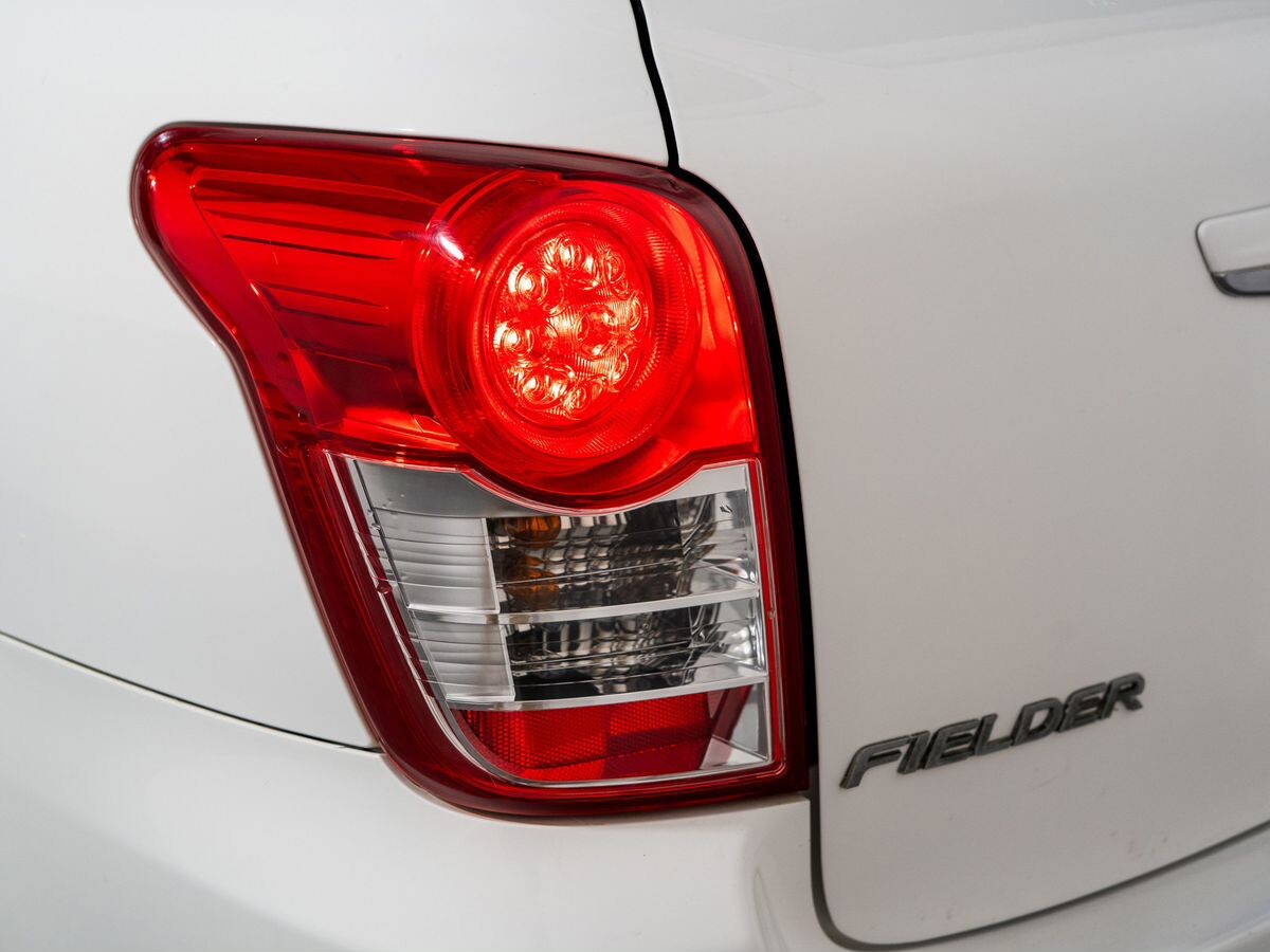 Toyota Corolla Fielder 2010 - фото автомобиля