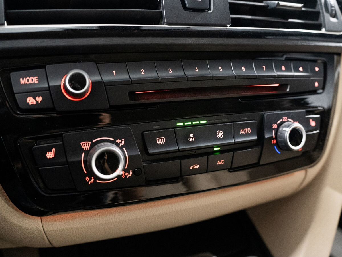 BMW 3-Series 2013 - фото автомобиля