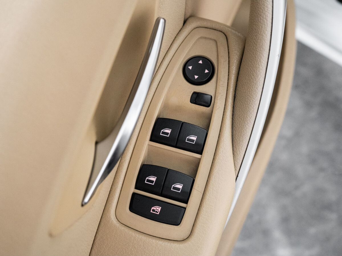 BMW 3-Series 2013 - фото автомобиля