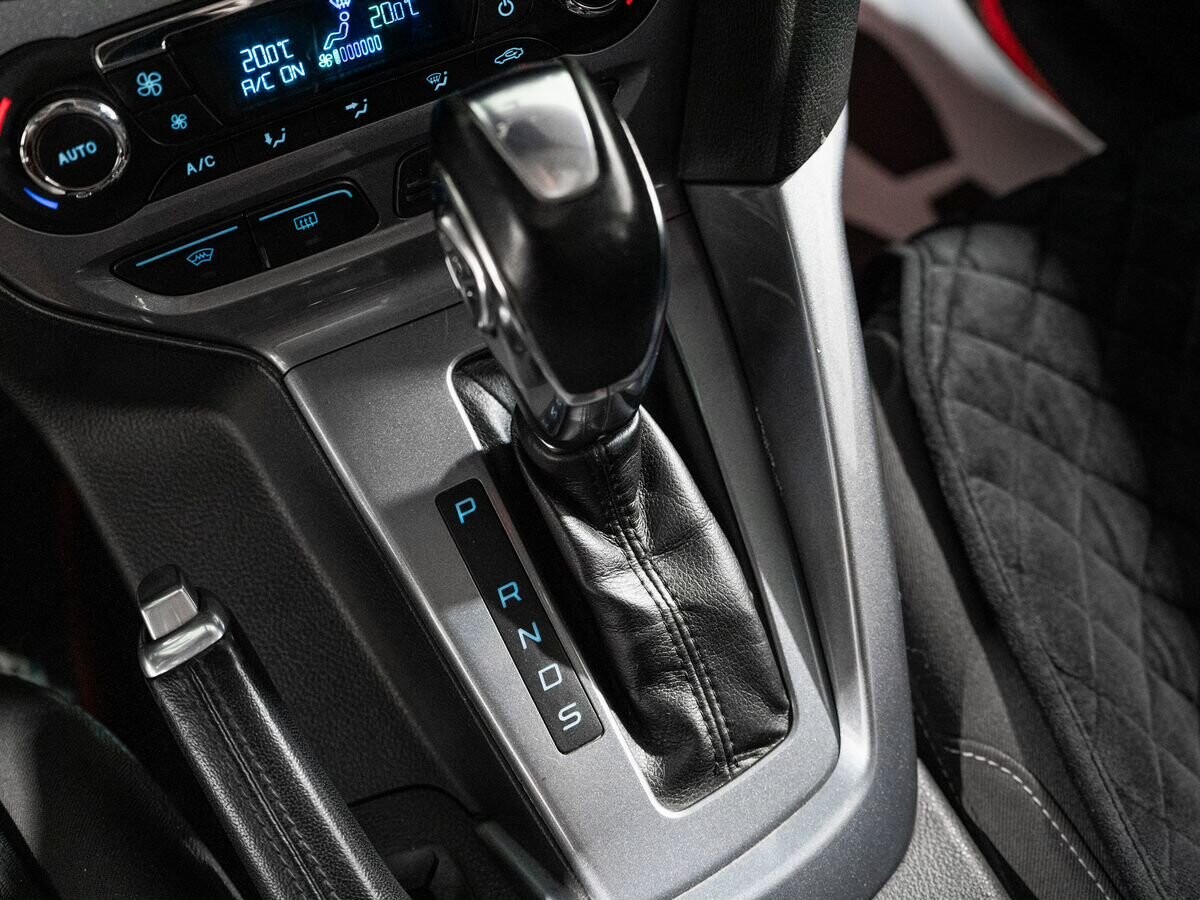 Ford Focus 2012 - фото автомобиля