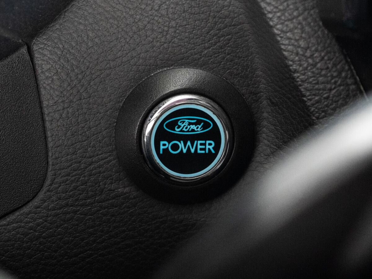 Ford Focus 2012 - фото автомобиля