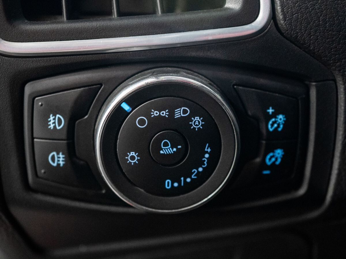 Ford Focus 2012 - фото автомобиля