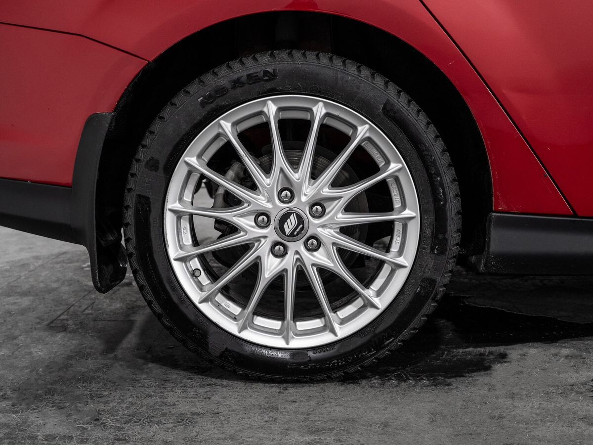 Ford Focus 2012 - фото автомобиля