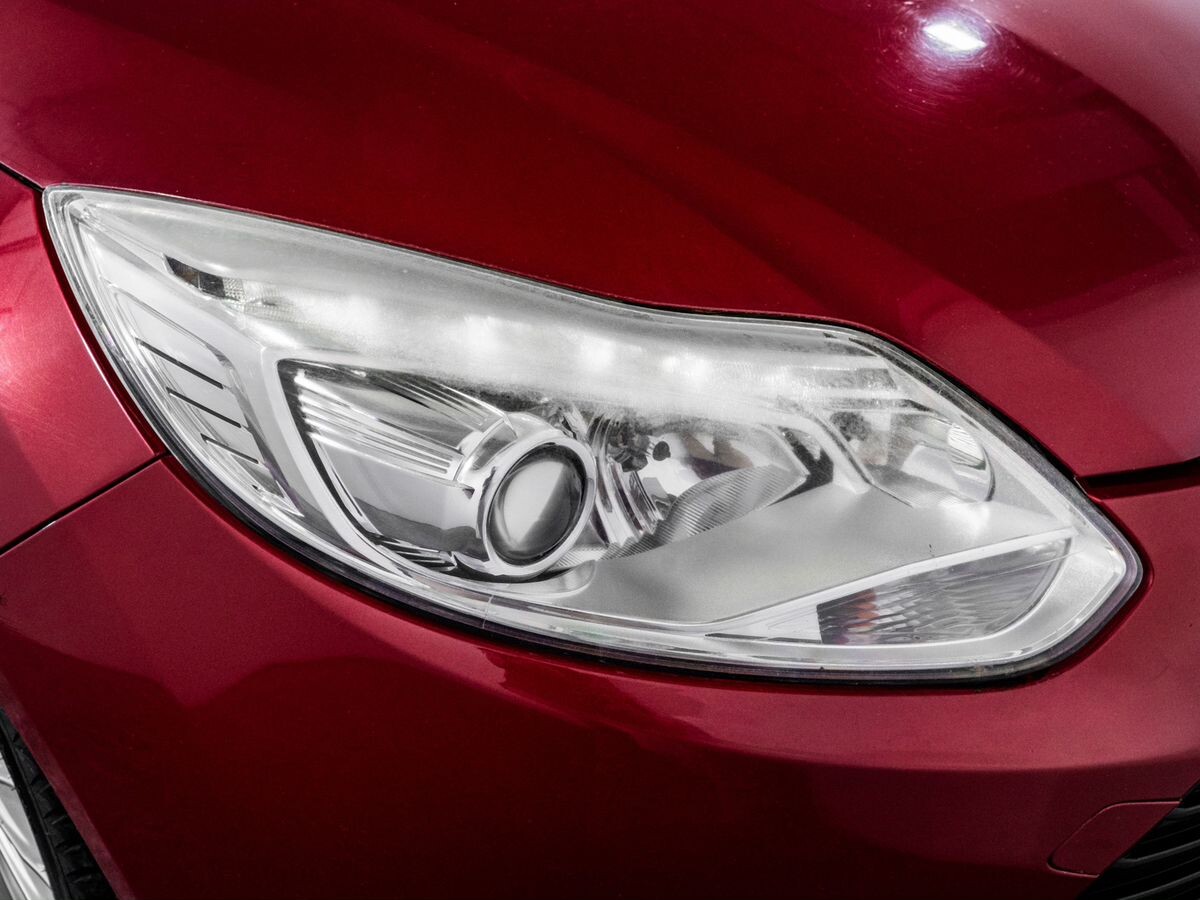 Ford Focus 2012 - фото автомобиля