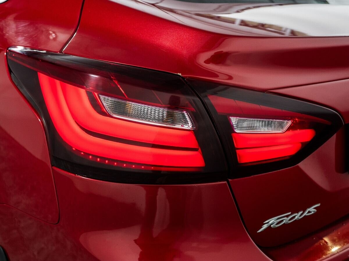 Ford Focus 2012 - фото автомобиля