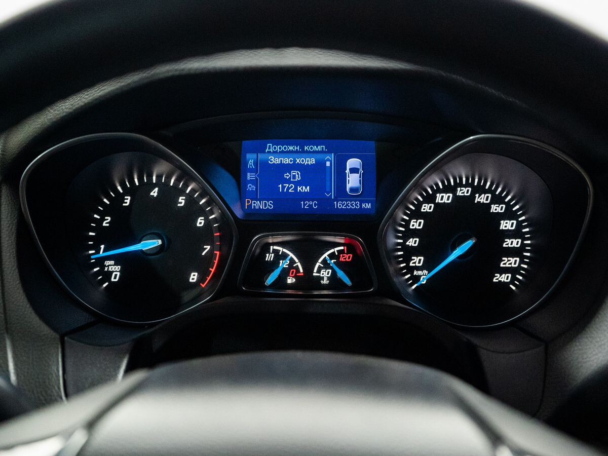 Ford Focus 2012 - фото автомобиля