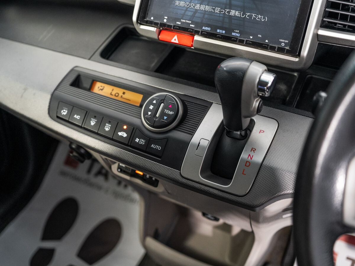 Honda Freed 2013 - фото автомобиля