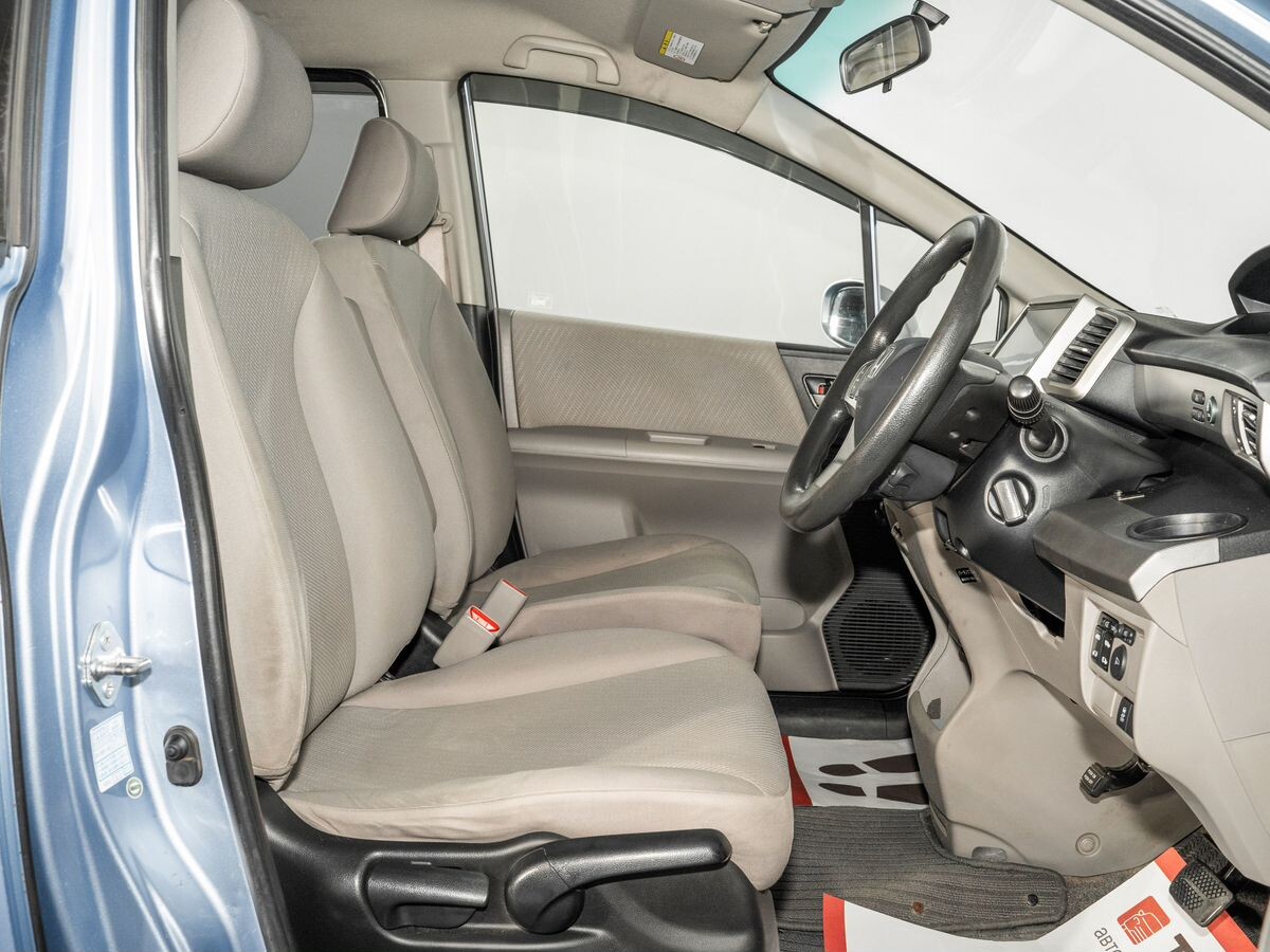 Honda Freed 2013 - фото автомобиля