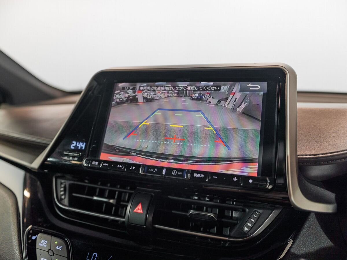 Toyota C-HR 2017 - фото автомобиля
