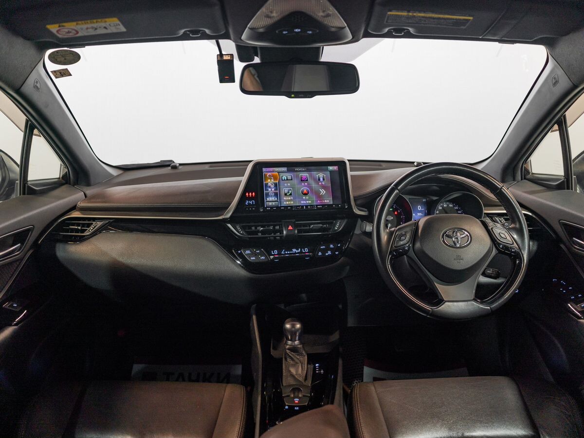Toyota C-HR 2017 - фото автомобиля