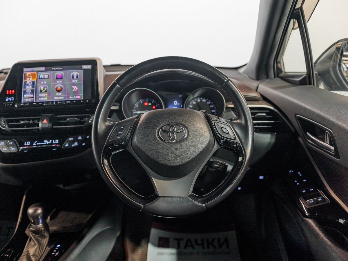 Toyota C-HR 2017 - фото автомобиля