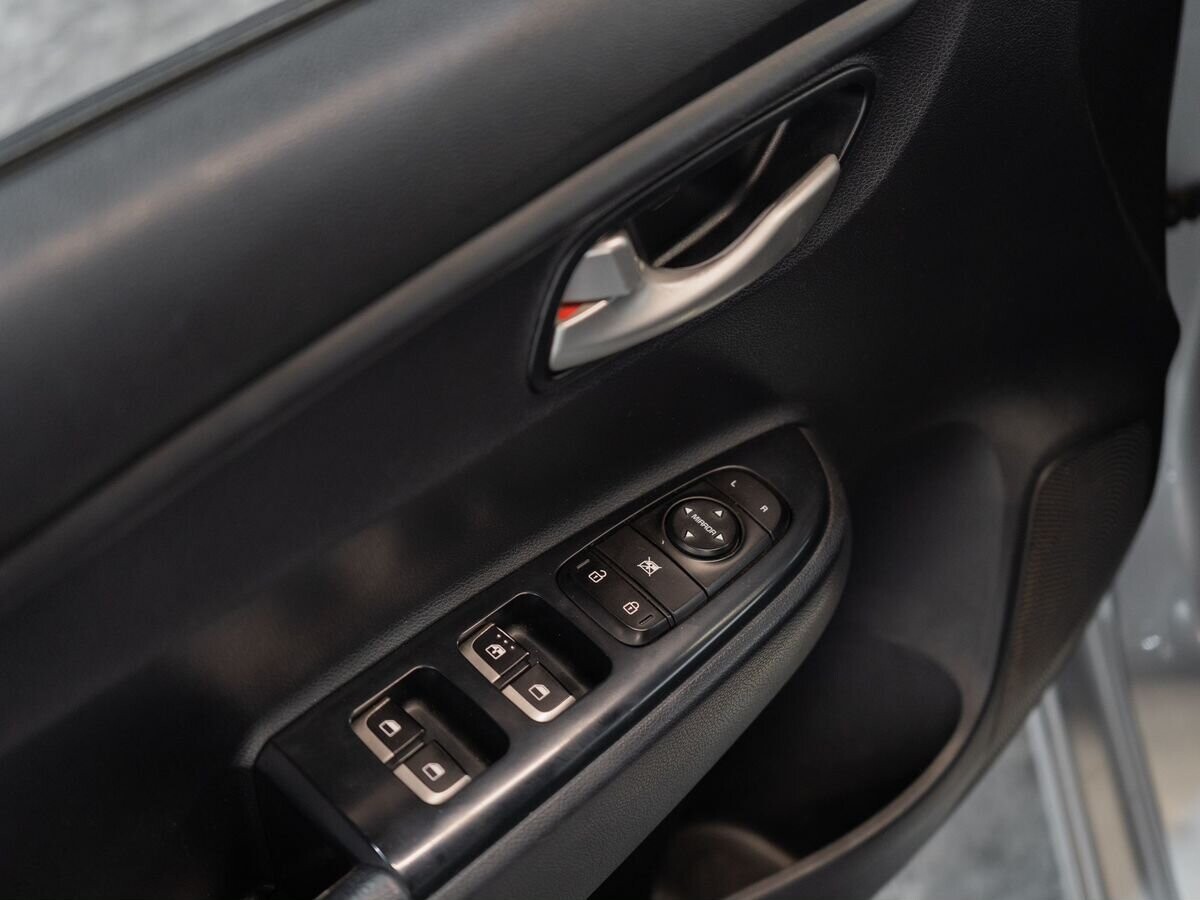 Kia Rio 2020 - фото автомобиля