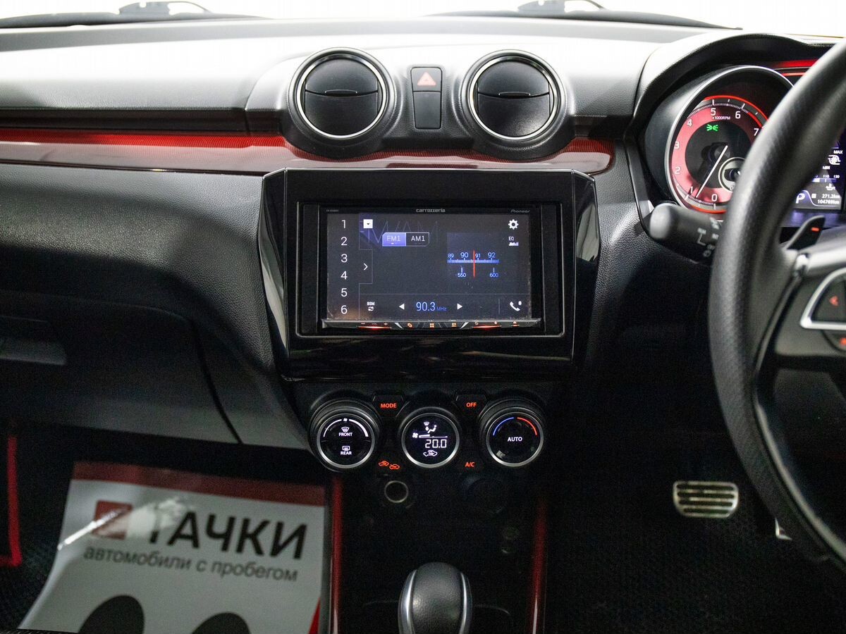 Suzuki Swift 2018 - фото автомобиля