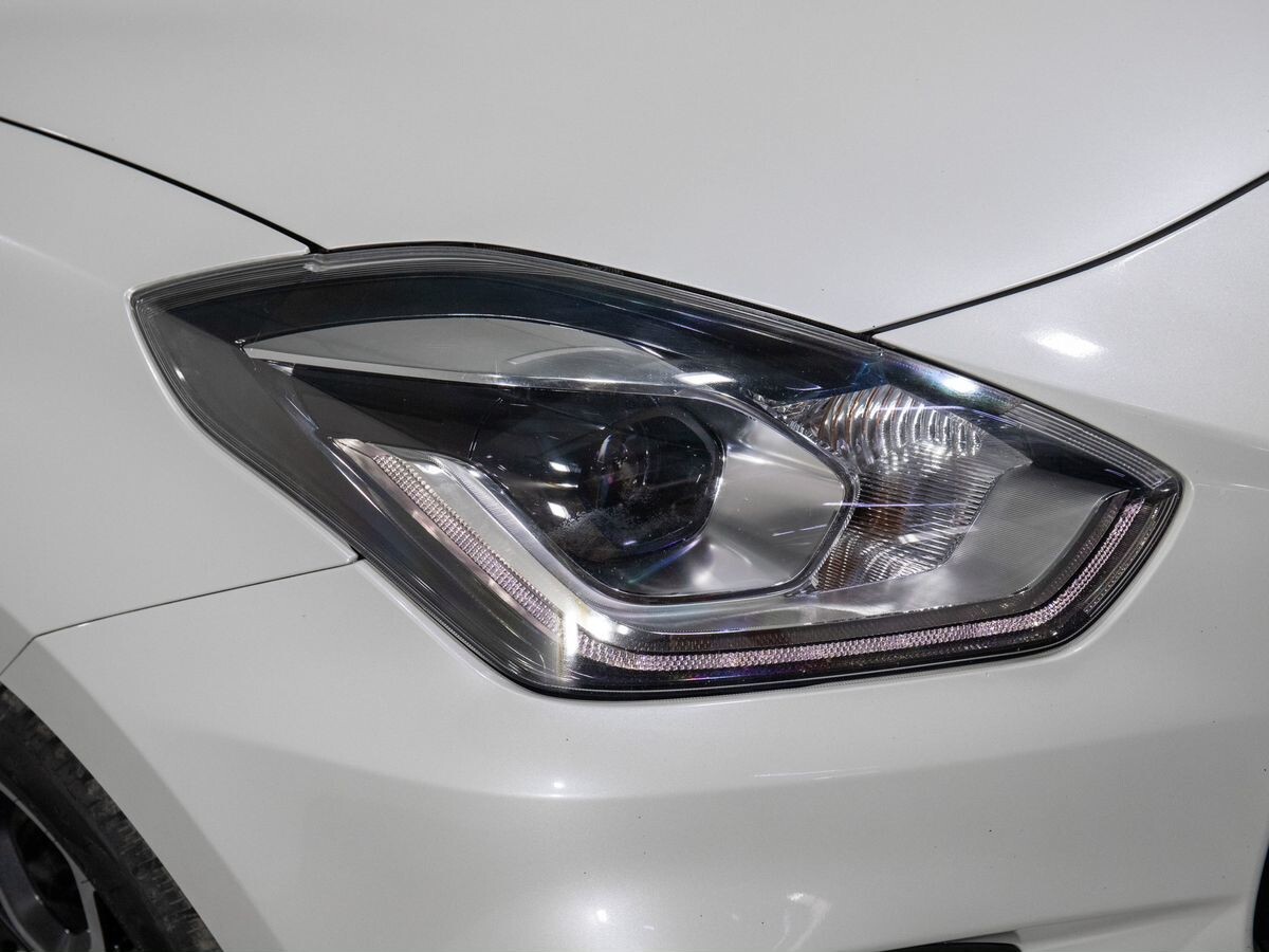 Suzuki Swift 2018 - фото автомобиля