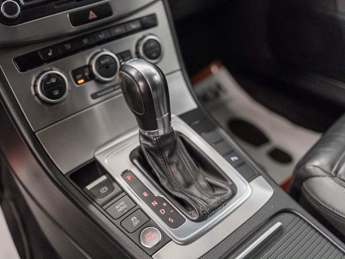 Volkswagen Passat CC 2012 - фото автомобиля