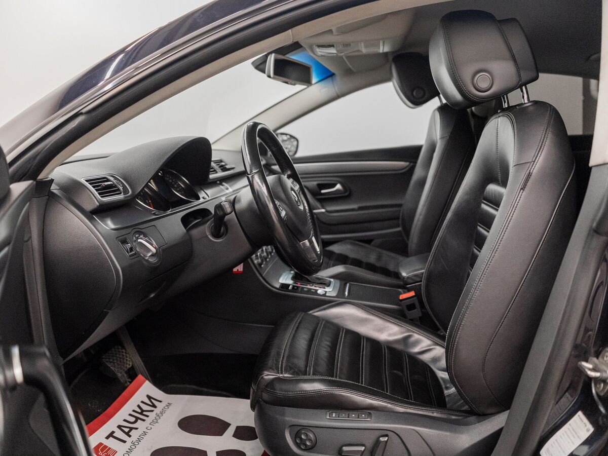 Volkswagen Passat CC 2012 - фото автомобиля