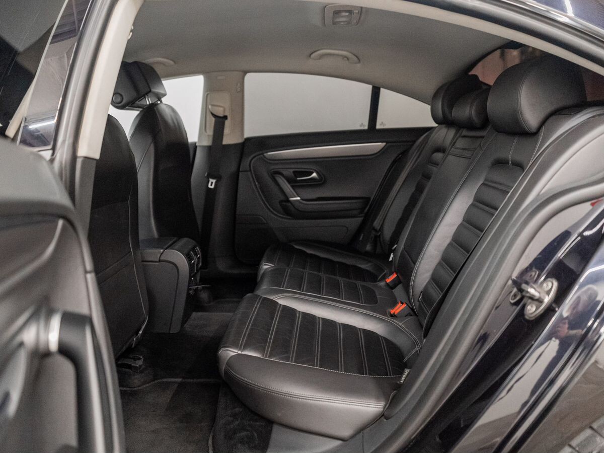 Volkswagen Passat CC 2012 - фото автомобиля