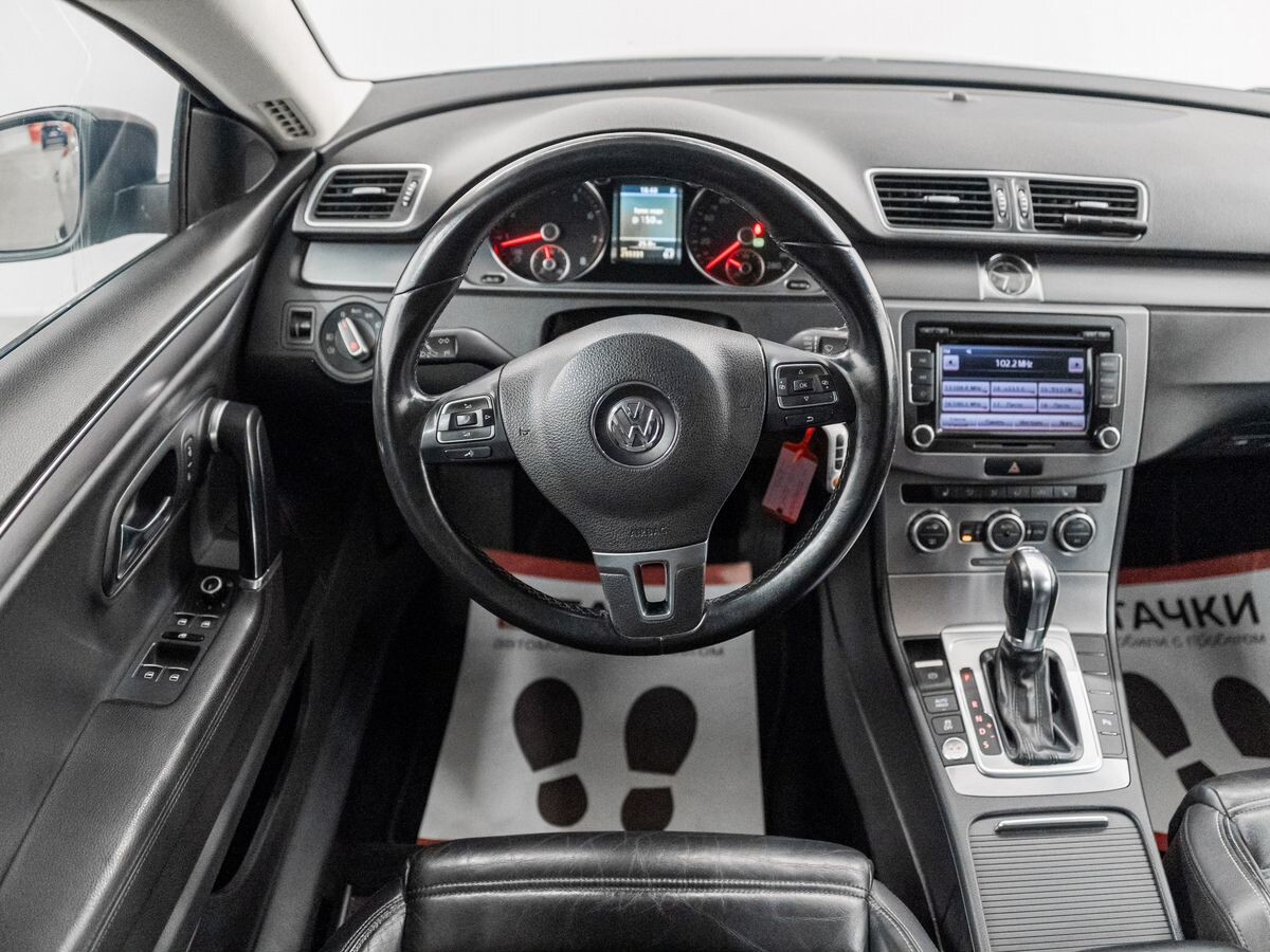 Volkswagen Passat CC 2012 - фото автомобиля
