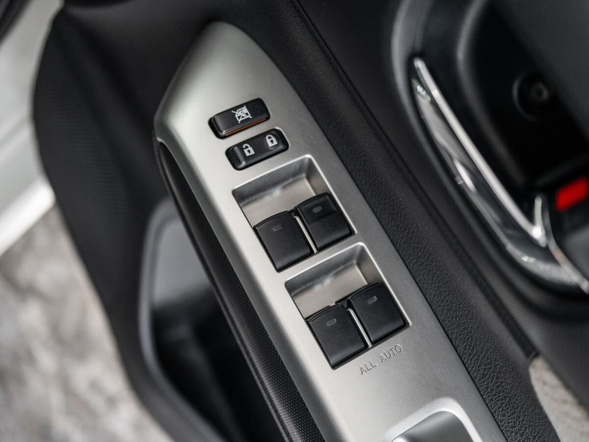 Toyota Wish 2010 - фото автомобиля