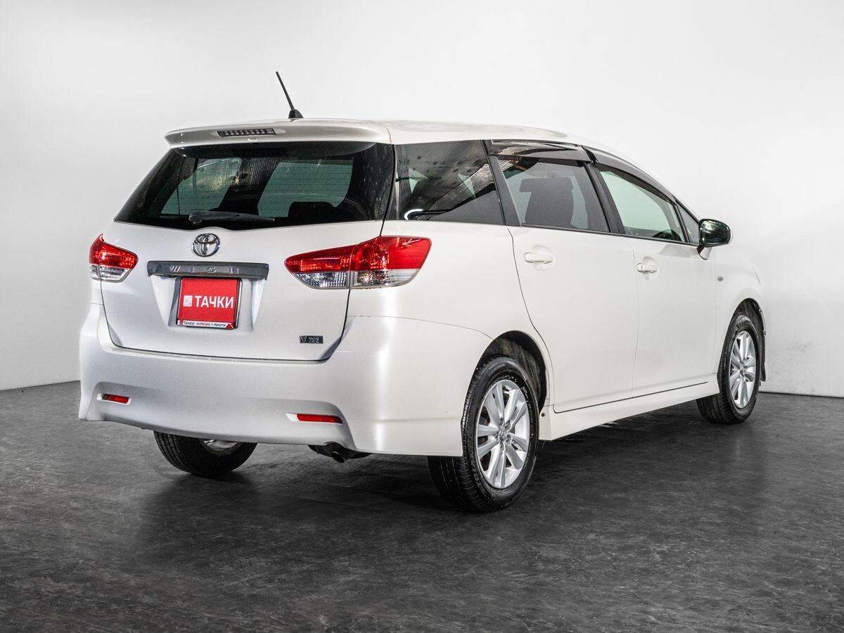 Toyota Wish 2010 - фото автомобиля