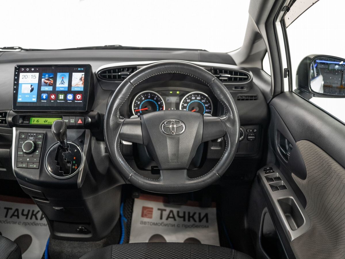 Toyota Wish 2010 - фото автомобиля