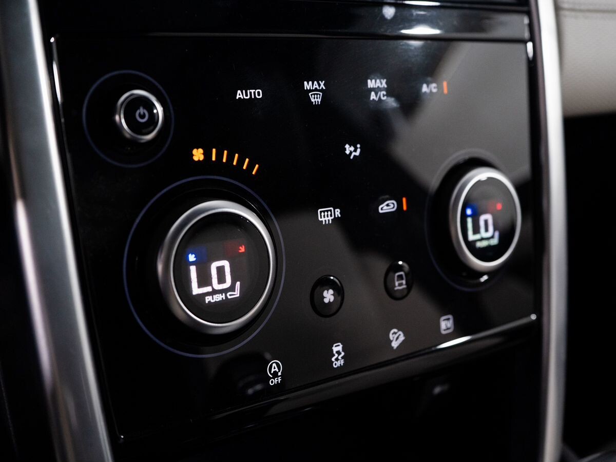 Land Rover Discovery Sport 2021 - фото автомобиля
