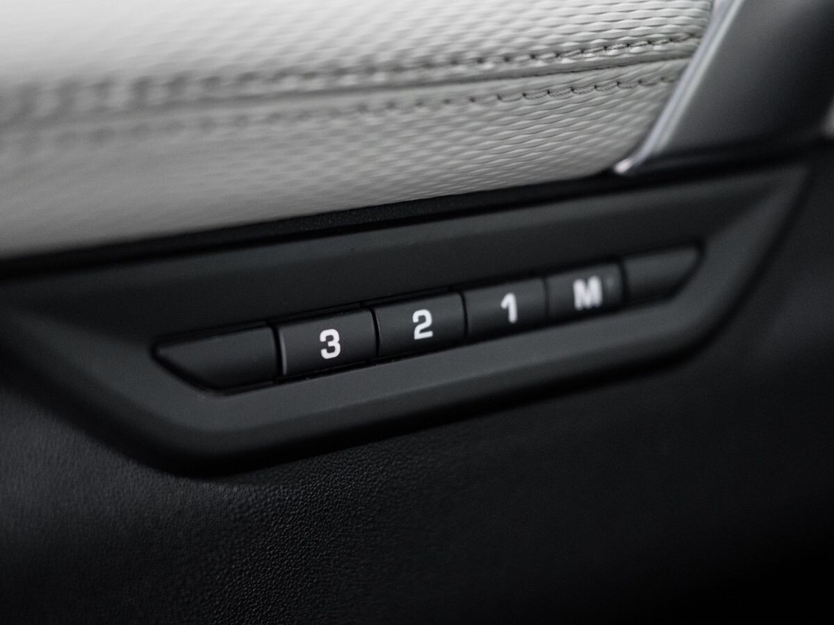 Land Rover Discovery Sport 2021 - фото автомобиля