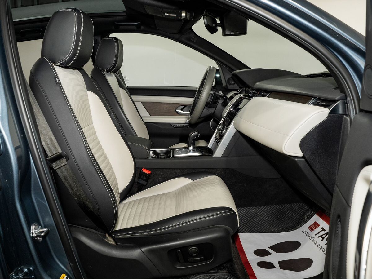 Land Rover Discovery Sport 2021 - фото автомобиля