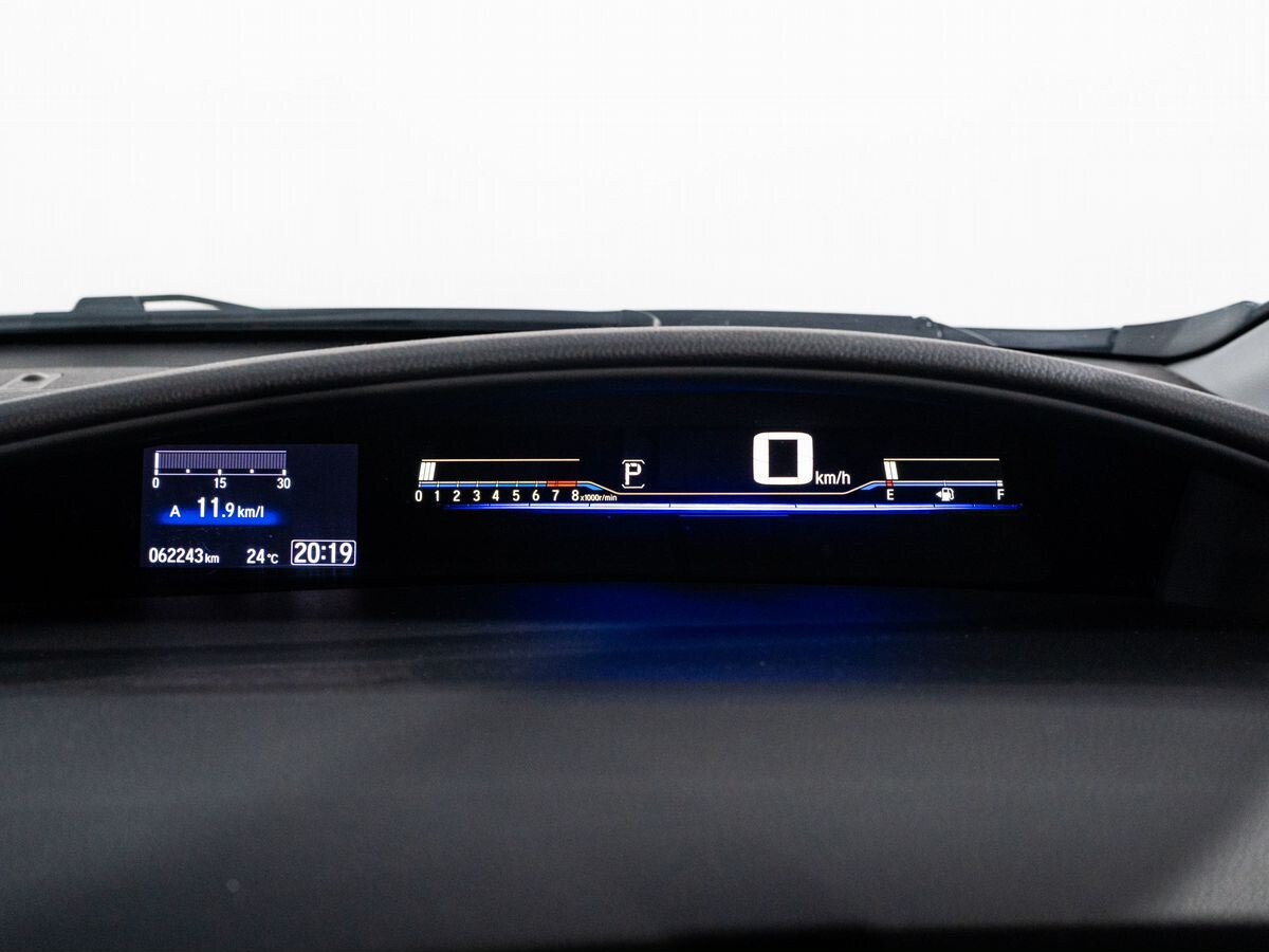 Honda Jade 2018 - фото автомобиля