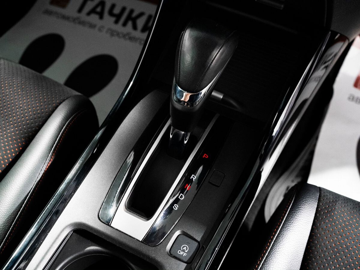 Honda Jade 2018 - фото автомобиля