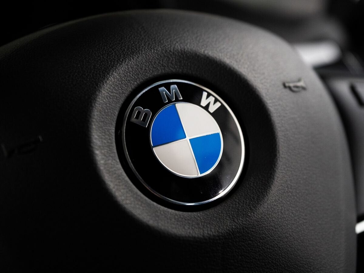 BMW X1 2016 - фото автомобиля