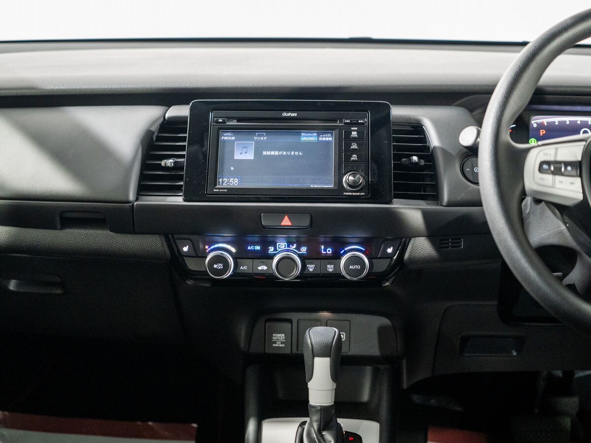 Honda Fit 2021 - фото автомобиля