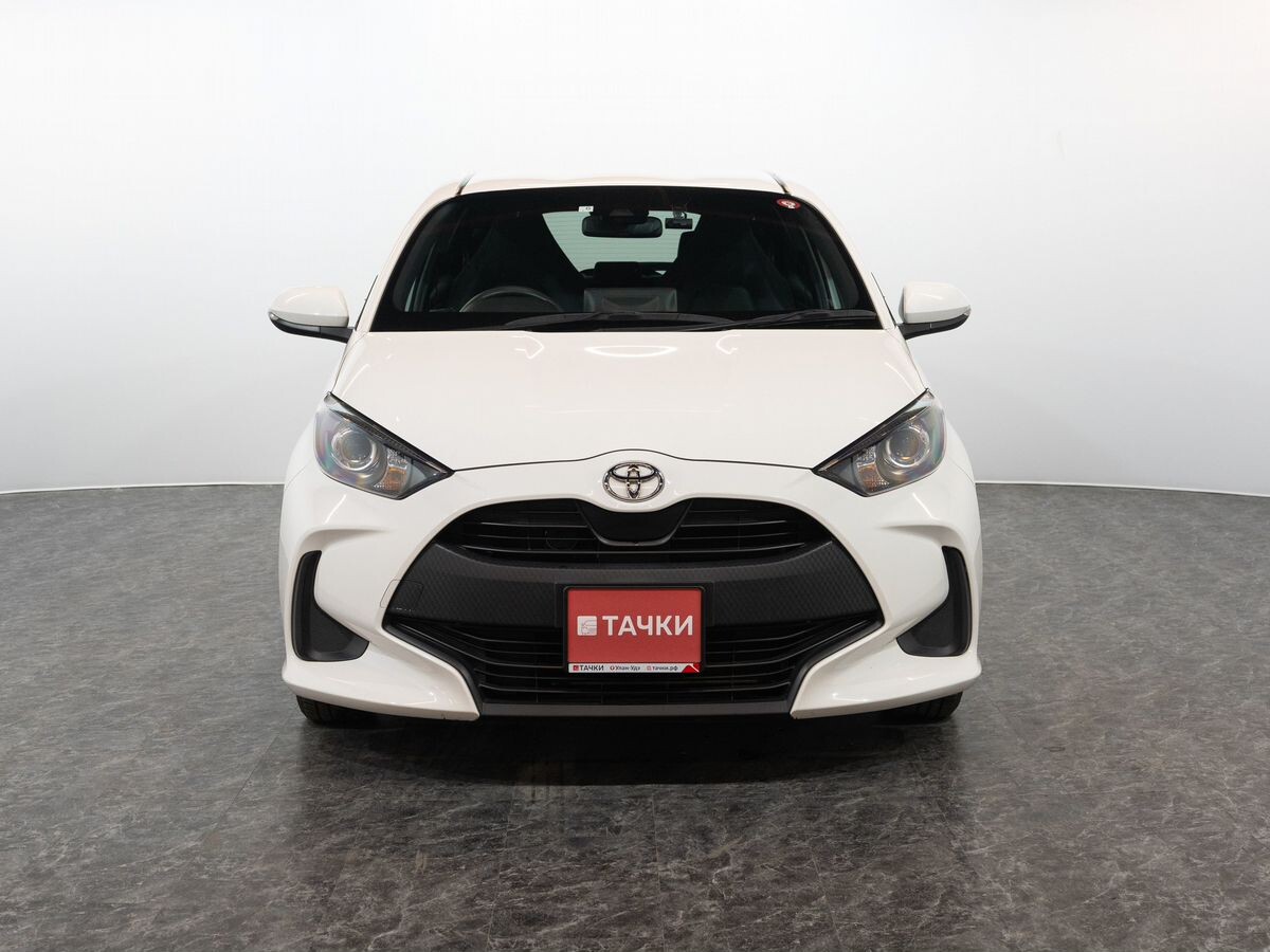 Toyota Yaris 2021 - фото автомобиля