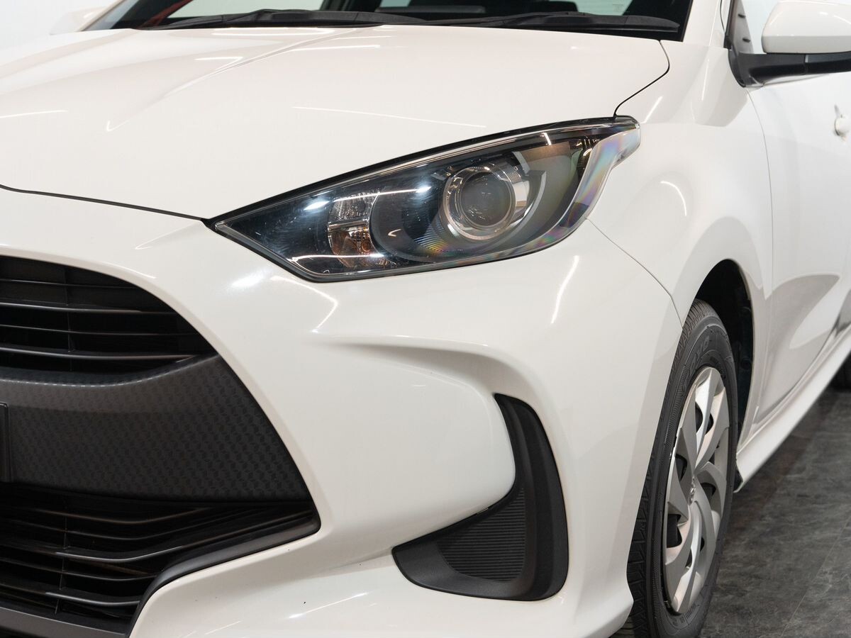 Toyota Yaris 2021 - фото автомобиля