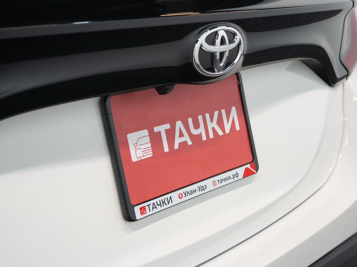 Toyota Yaris 2021 - фото автомобиля