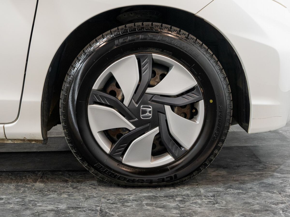 Honda Freed 2012 - фото автомобиля
