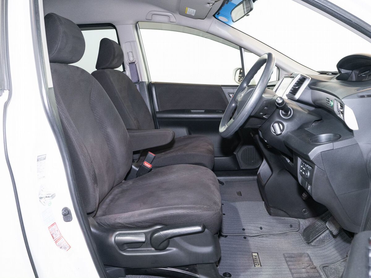 Honda Freed 2012 - фото автомобиля