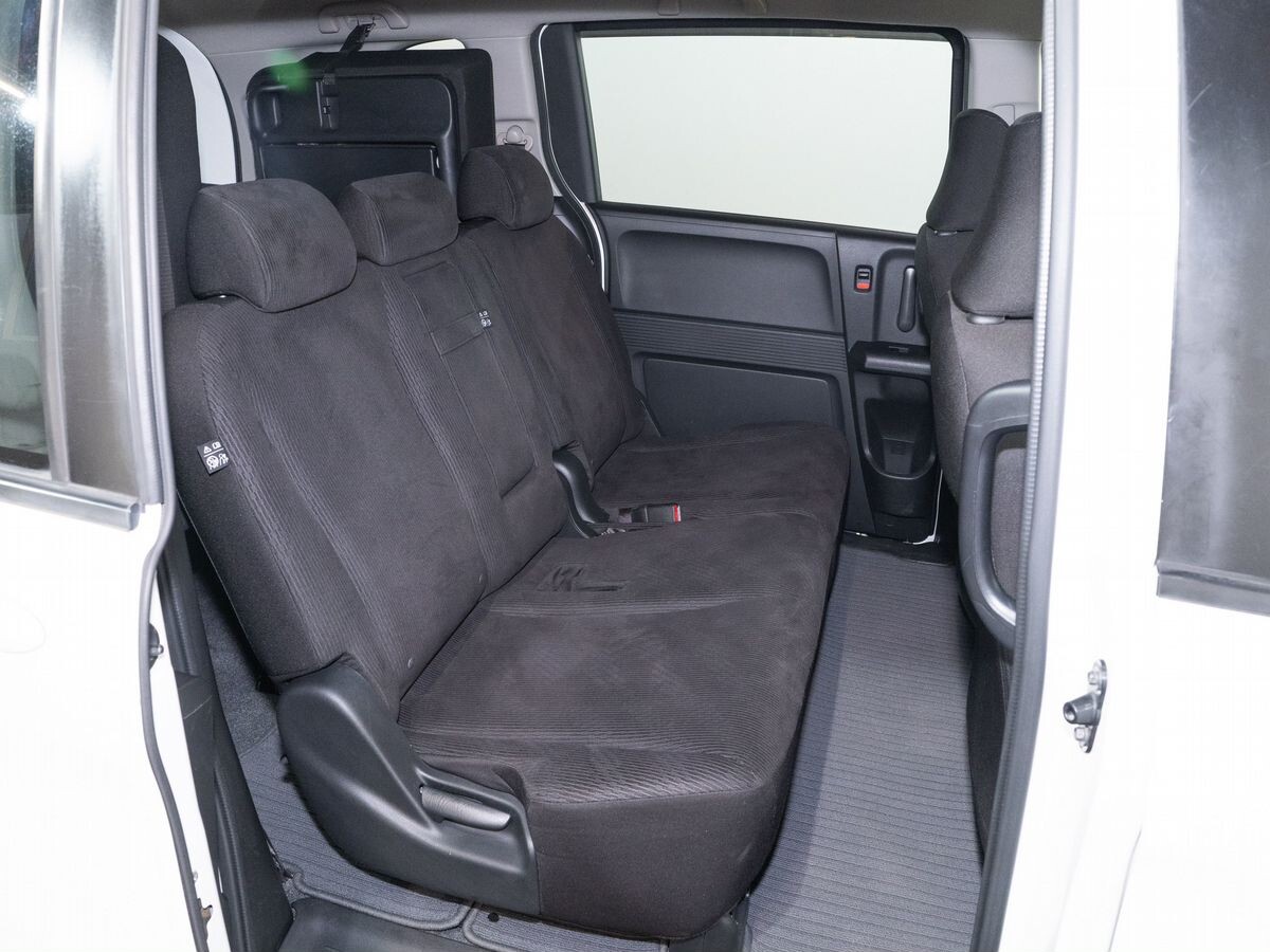 Honda Freed 2012 - фото автомобиля