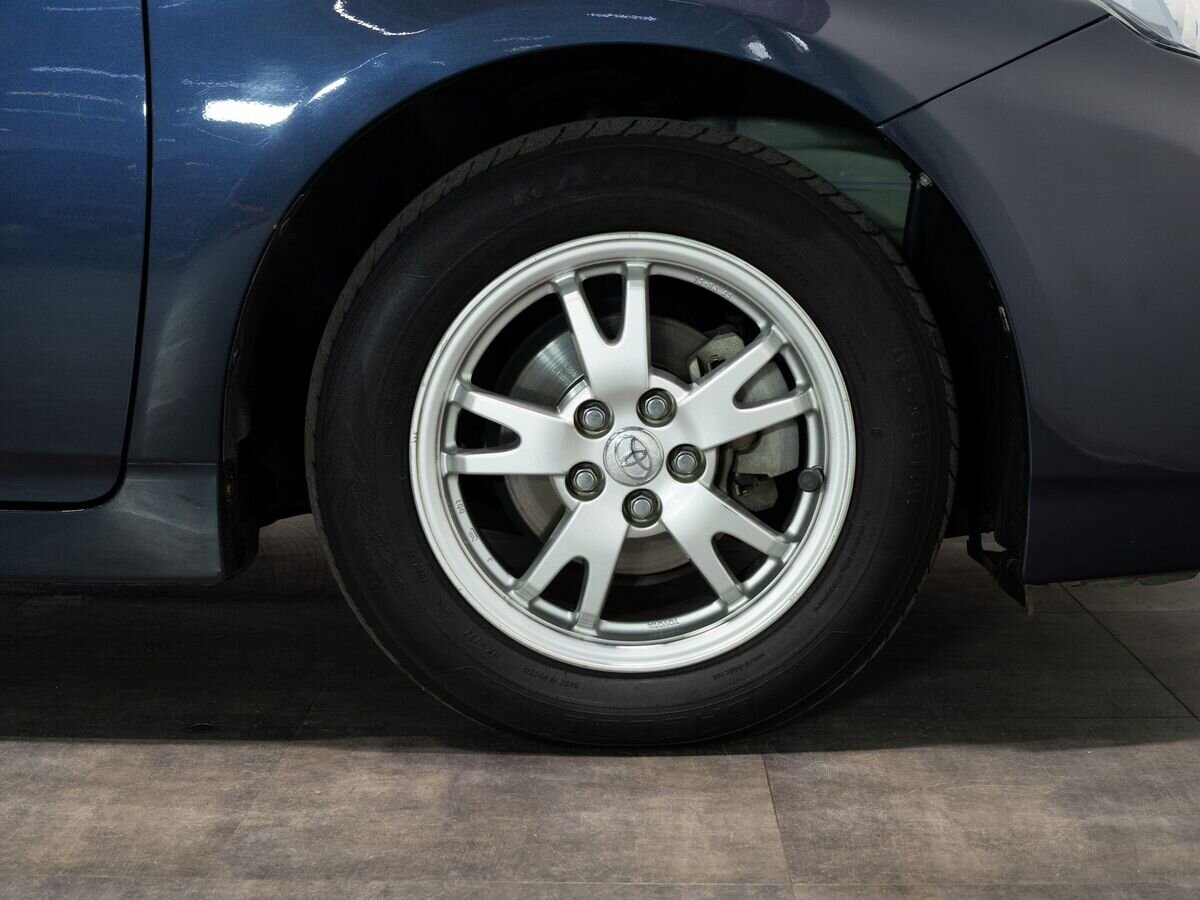 Toyota Prius 2010 - фото автомобиля