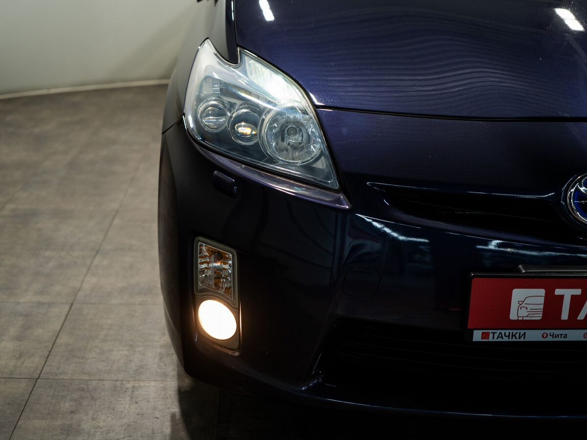 Toyota Prius 2010 - фото автомобиля