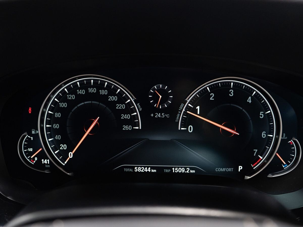 BMW 5-Series 2017 - фото автомобиля