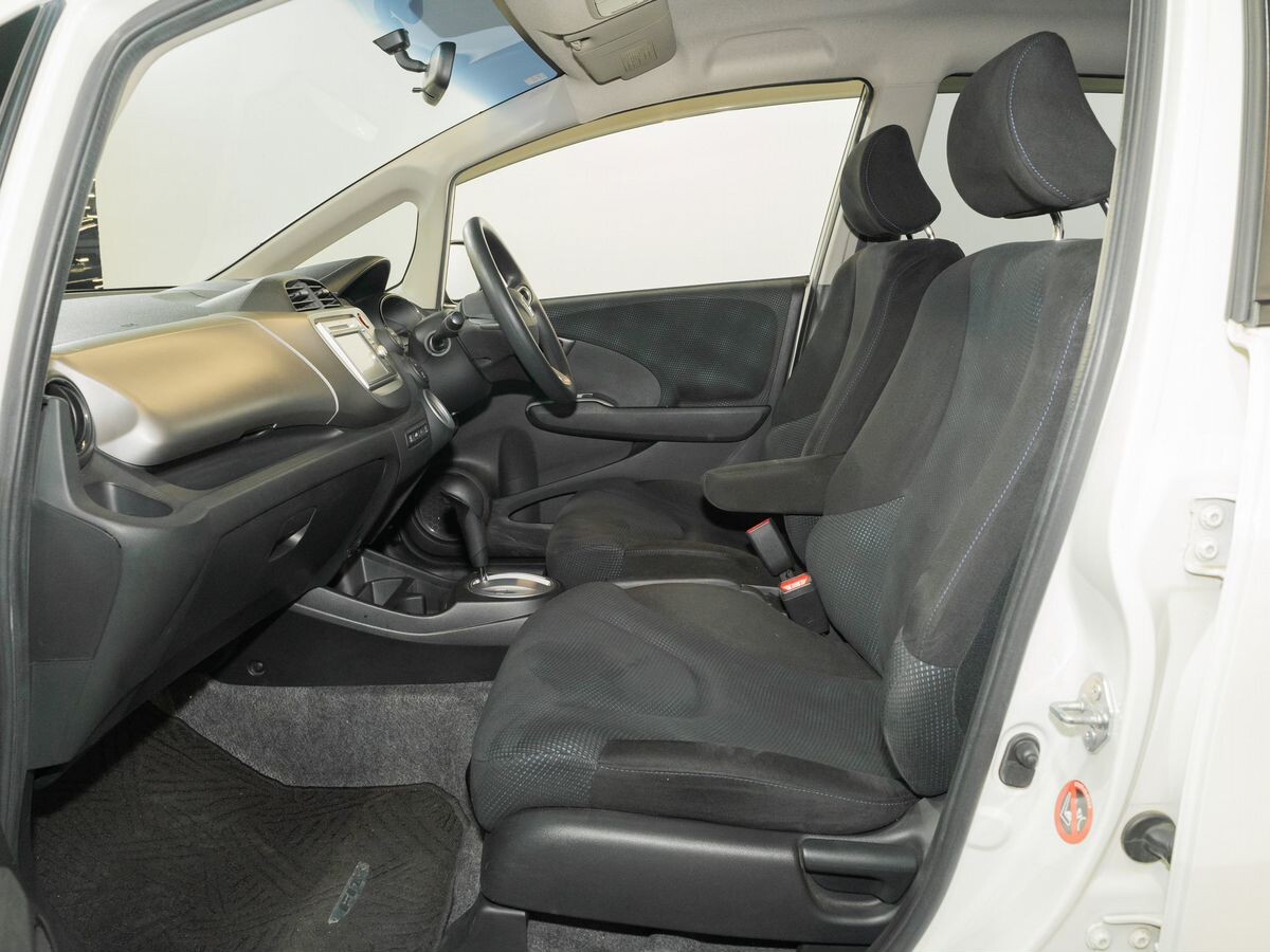 Honda Fit 2012 - фото автомобиля