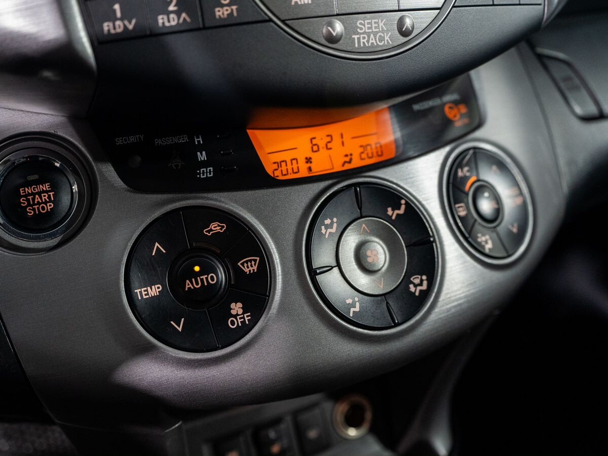 Toyota RAV4 2008 - фото автомобиля